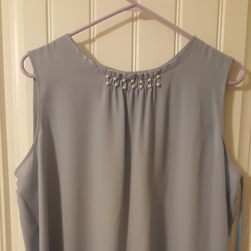 Women's Sleeveless Shirt